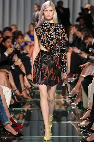 Look 40